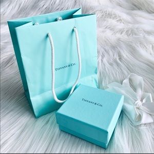 ⛔️SOLD⛔️Tiffany Co. Gift Bag & Box